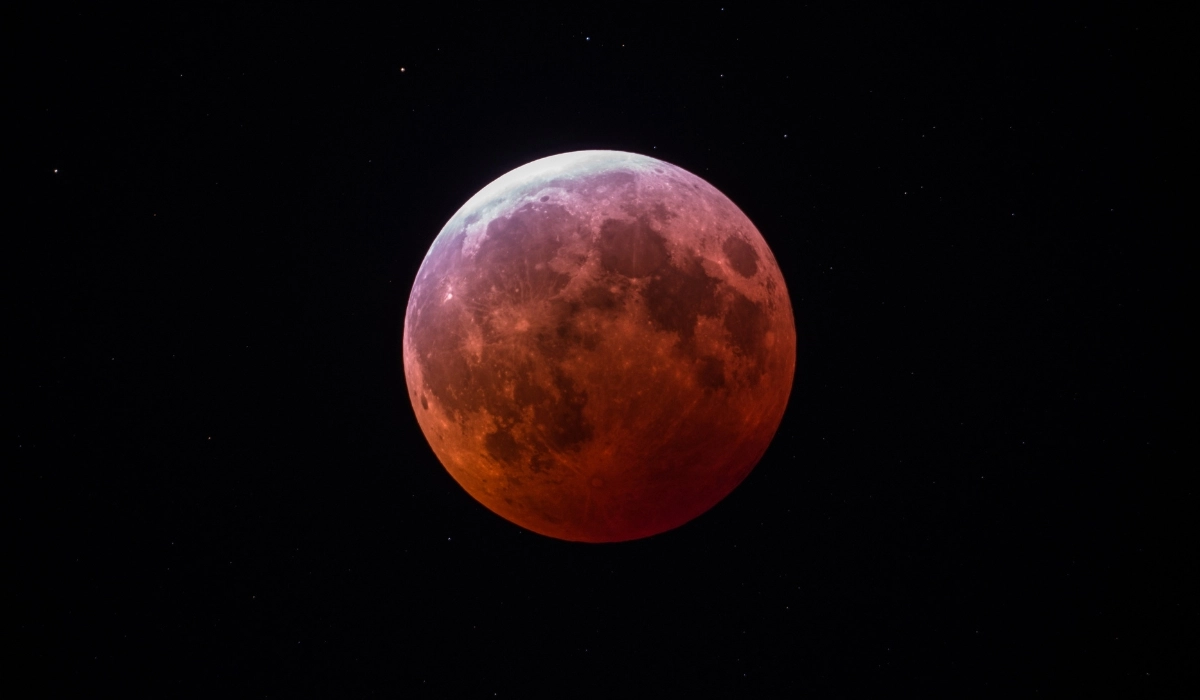 blood-moon-why-moon-turns-red